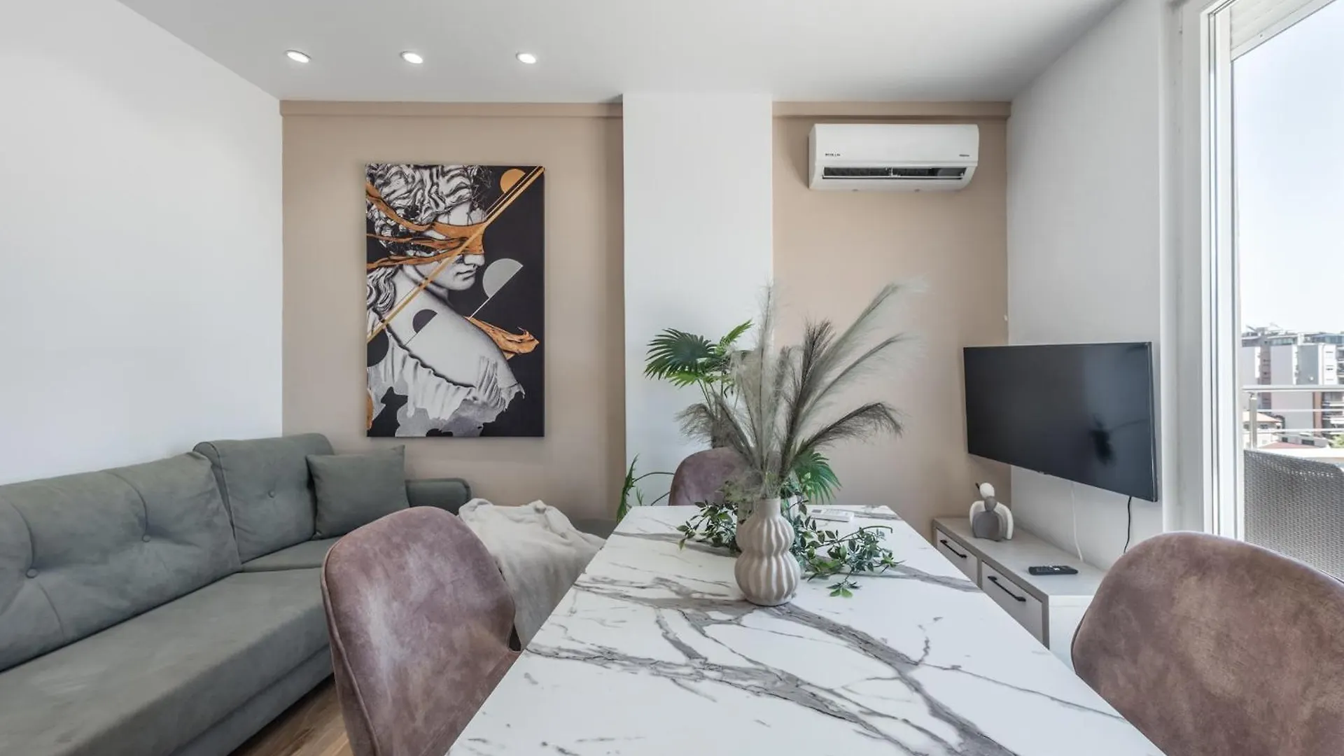 Apartamento Head In The Clouds Brand New Penthouse Durrës Albania