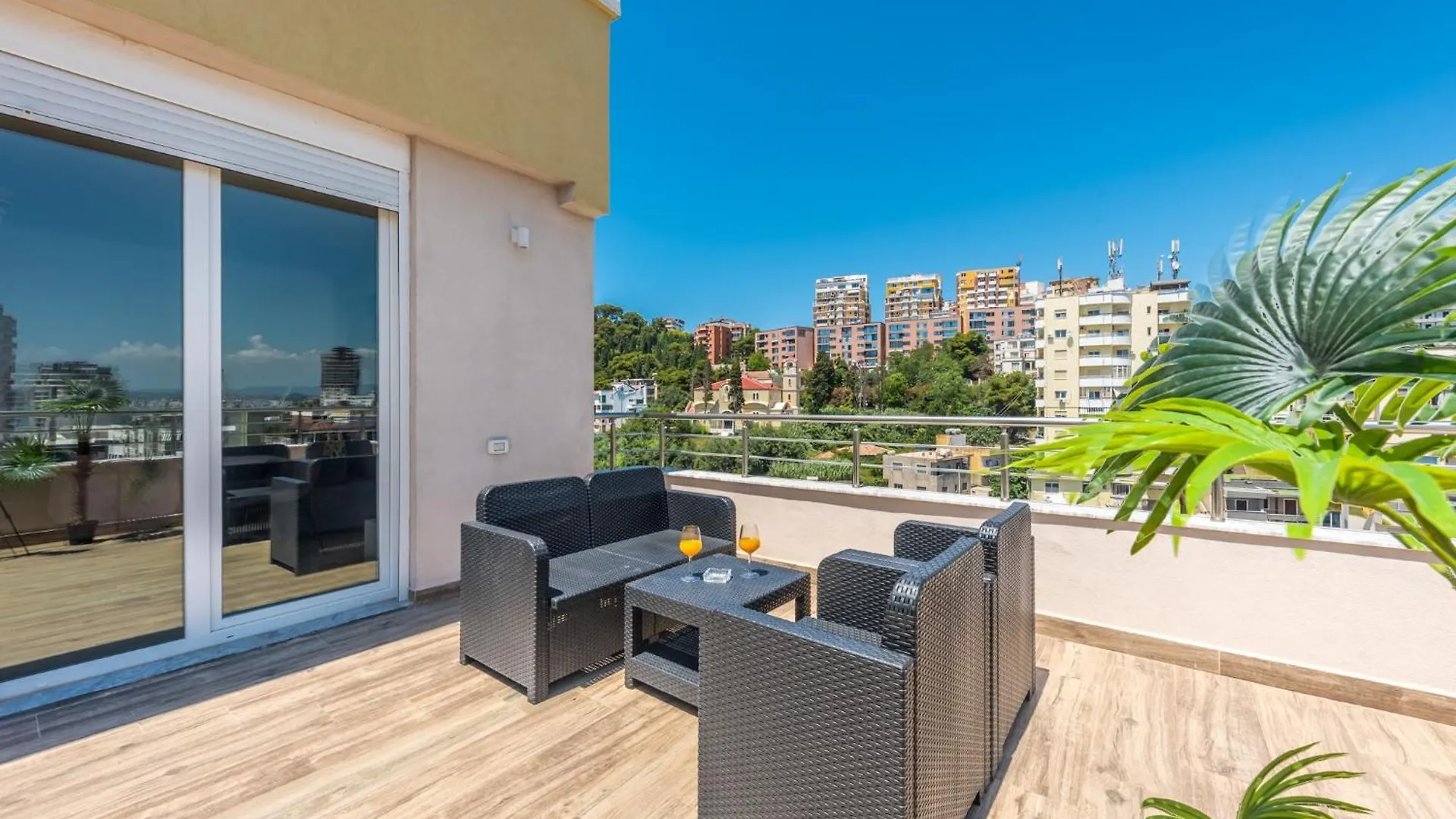 Apartamento Head In The Clouds Brand New Penthouse Durrës